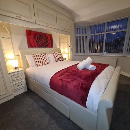 Stunning Holiday Home. Free Parking. Manchester Exterior foto