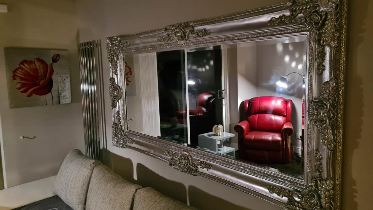 Stunning Holiday Home. Free Parking. Manchester Exterior foto