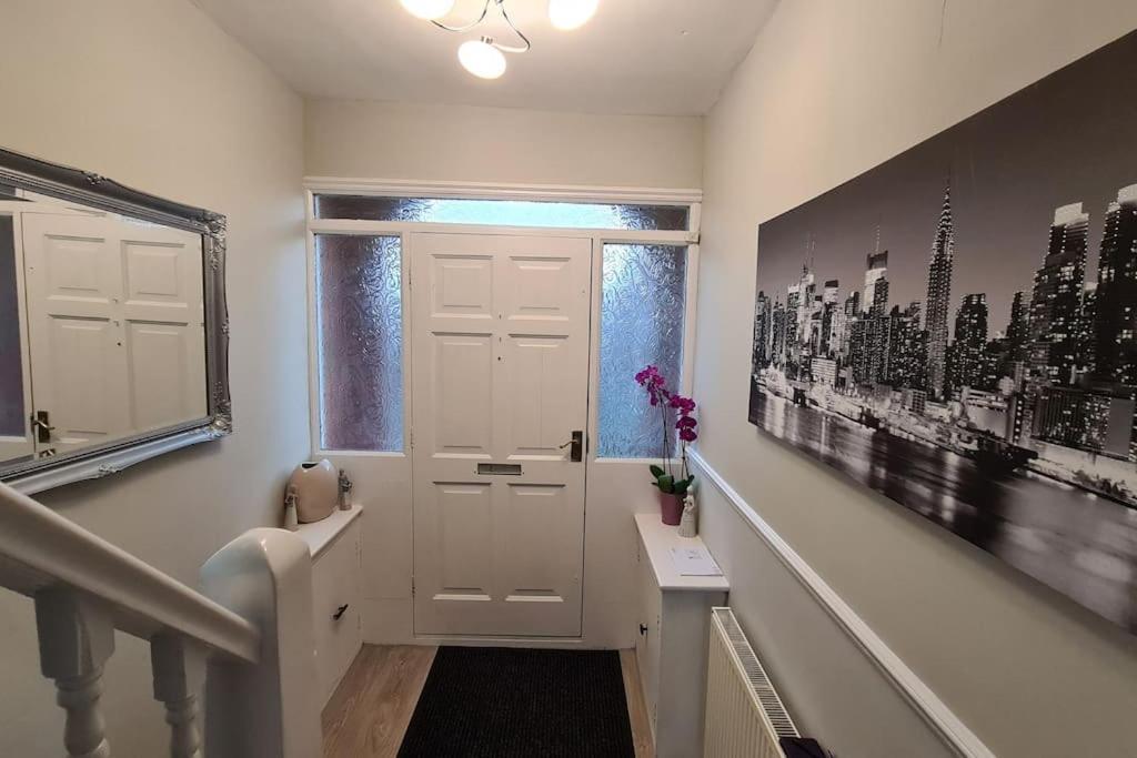 Stunning Holiday Home. Free Parking. Manchester Exterior foto