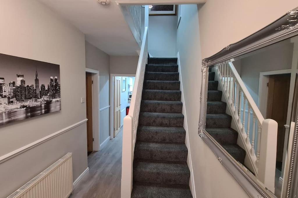 Stunning Holiday Home. Free Parking. Manchester Exterior foto